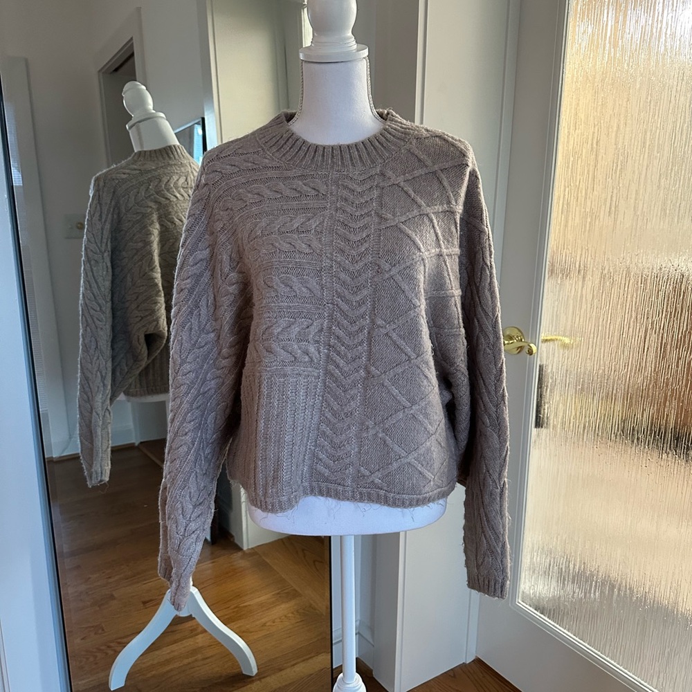 Abercrombie & Fitch Sweater